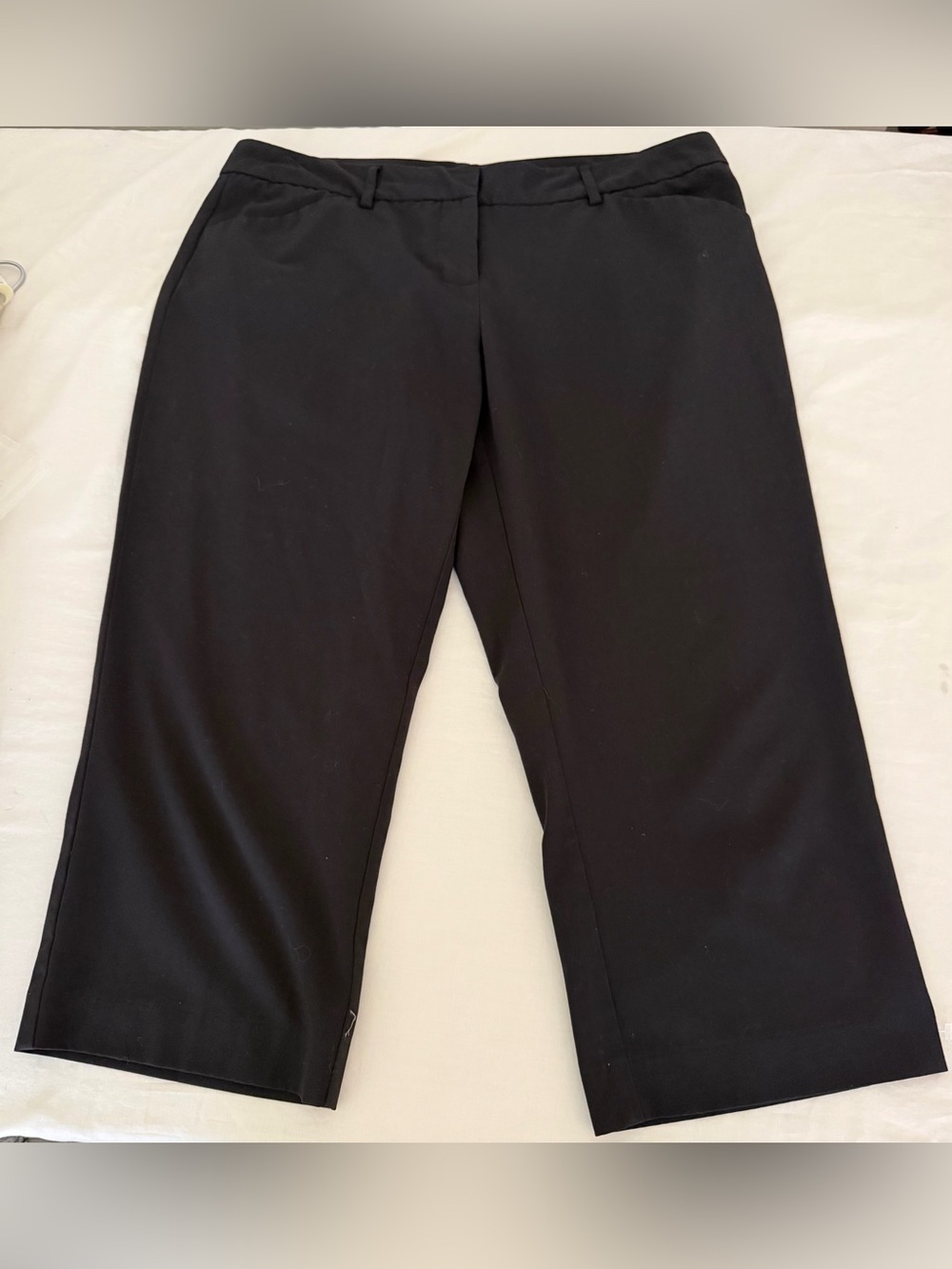 Daisy Fuentes Black Capris